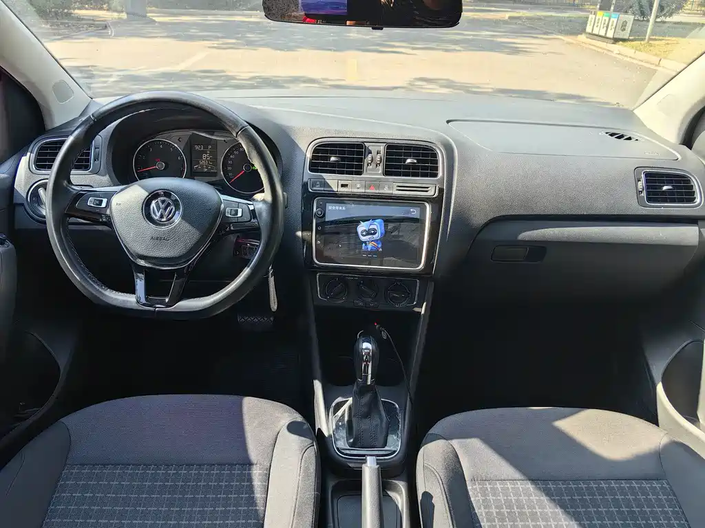 Volkswagen Polo — миниатюра 6