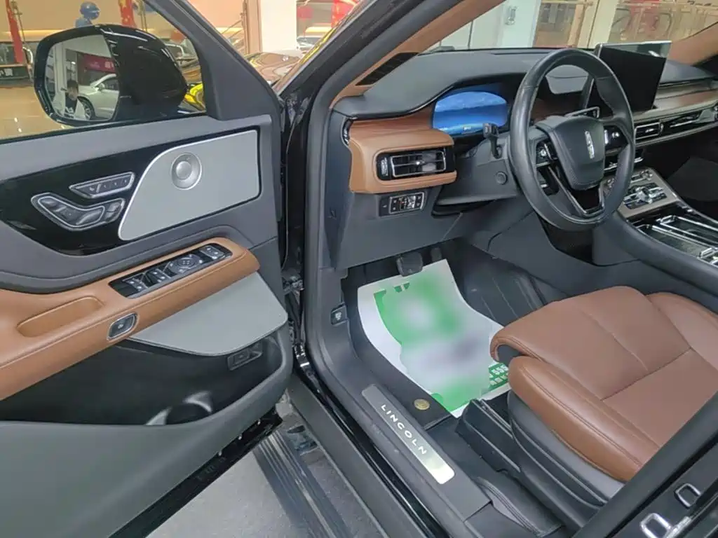 Lincoln Aviator — миниатюра 16