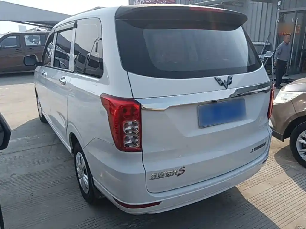 Wuling Hongguang — миниатюра 5