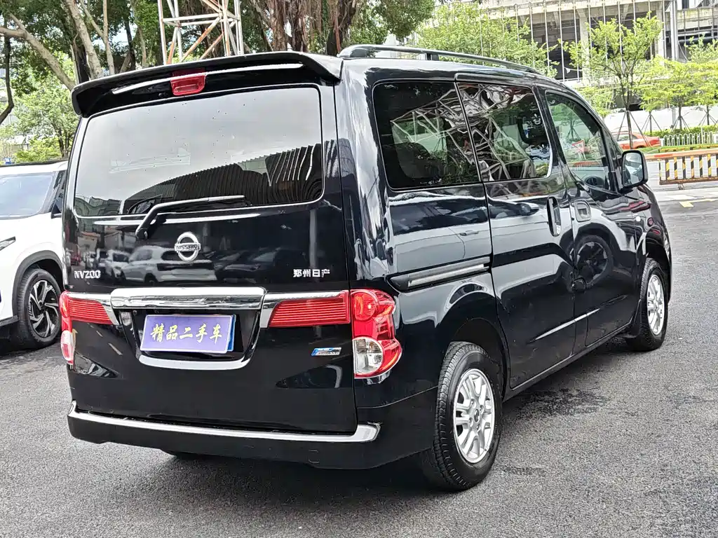 Nissan NV200 — миниатюра 6