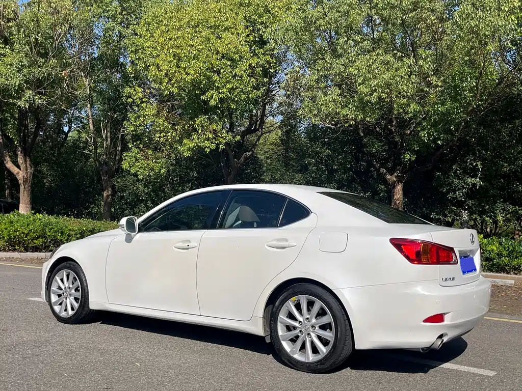 Lexus IS — миниатюра 4