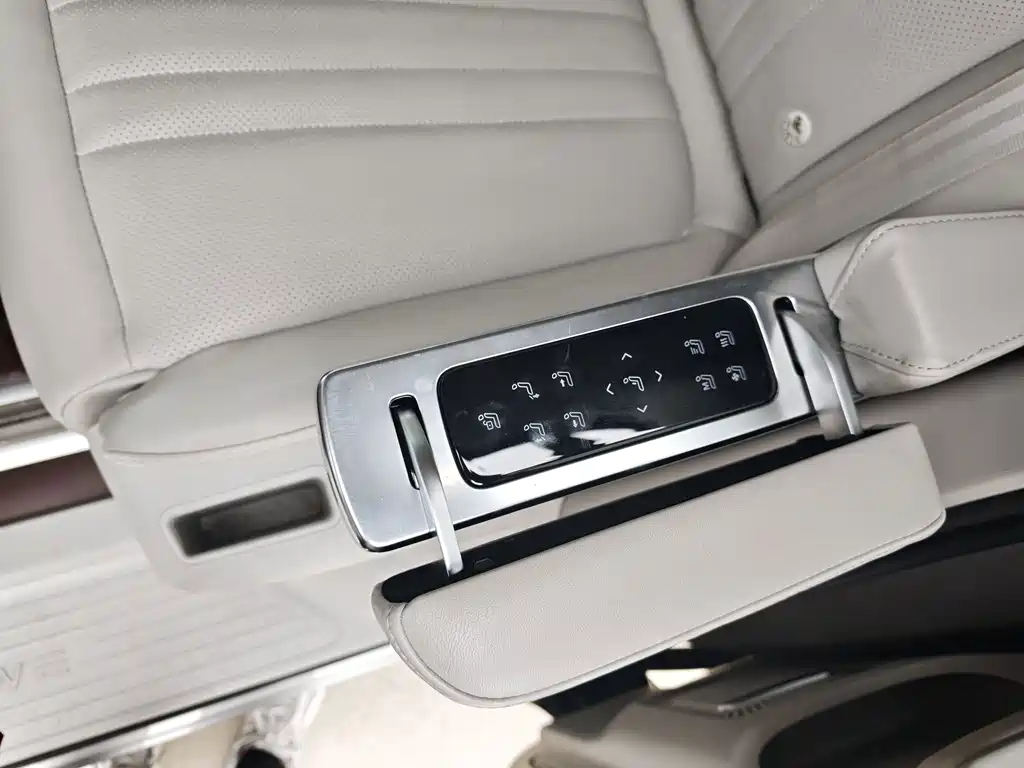 Roewe iMAX8 New Energy — миниатюра 8