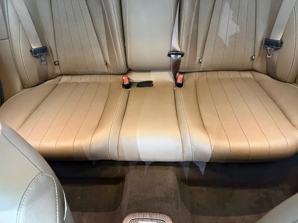 Mercedes-Benz E-Class — миниатюра 10