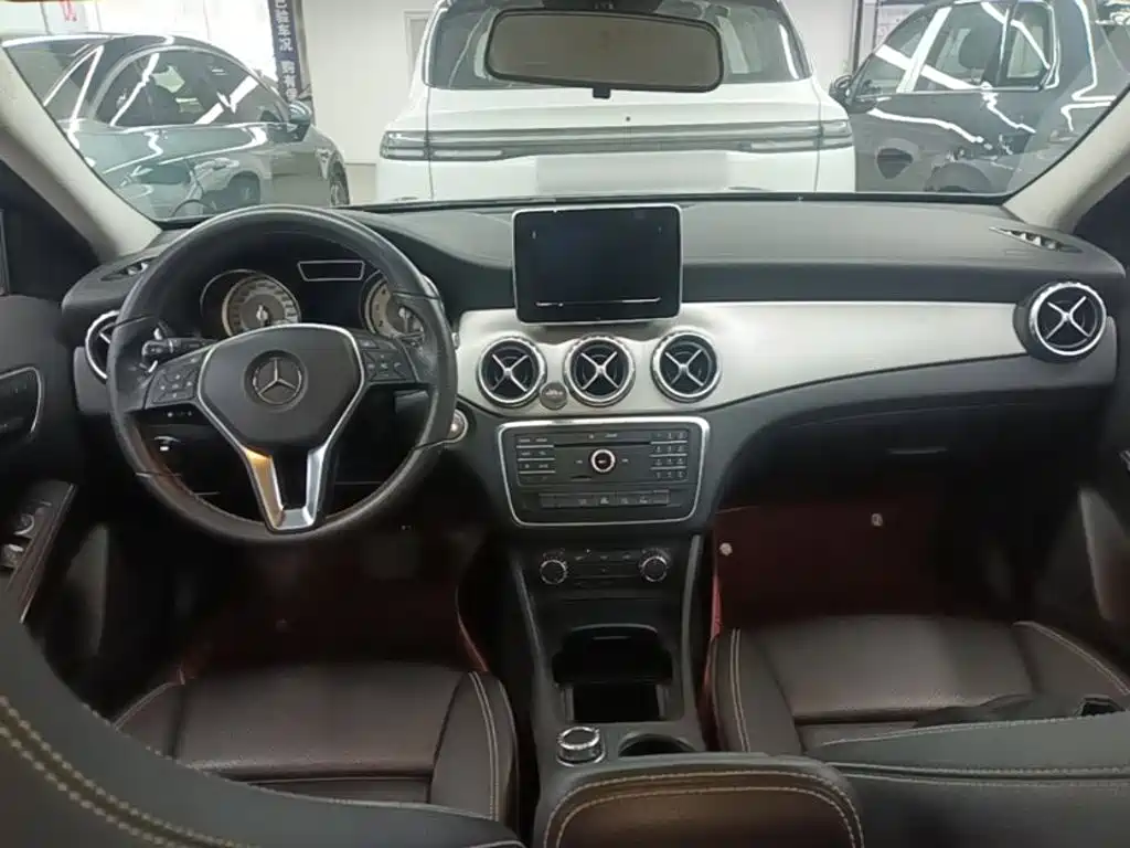 Mercedes-Benz GLA — миниатюра 10