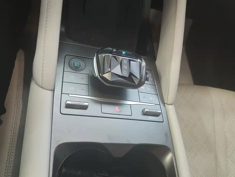 BYD Yuan UP — миниатюра 16