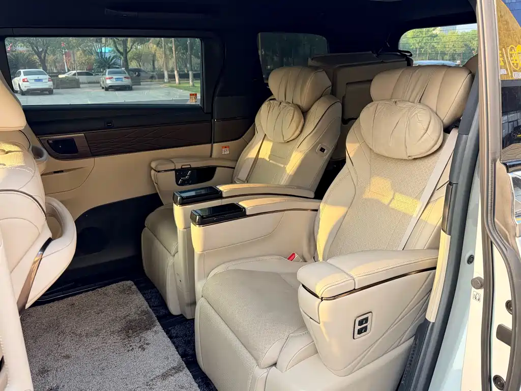 Toyota Vellfire — миниатюра 10