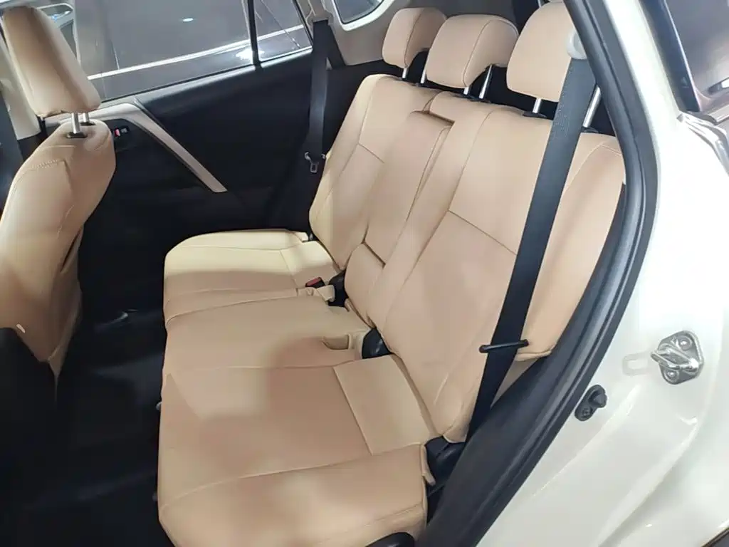 Toyota RAV4 — миниатюра 17