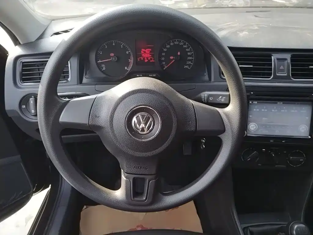 Volkswagen Santana — миниатюра 11