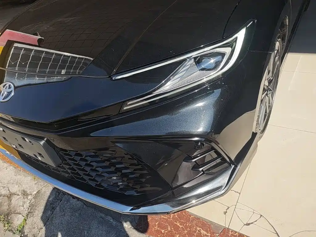 Toyota Camry — миниатюра 24