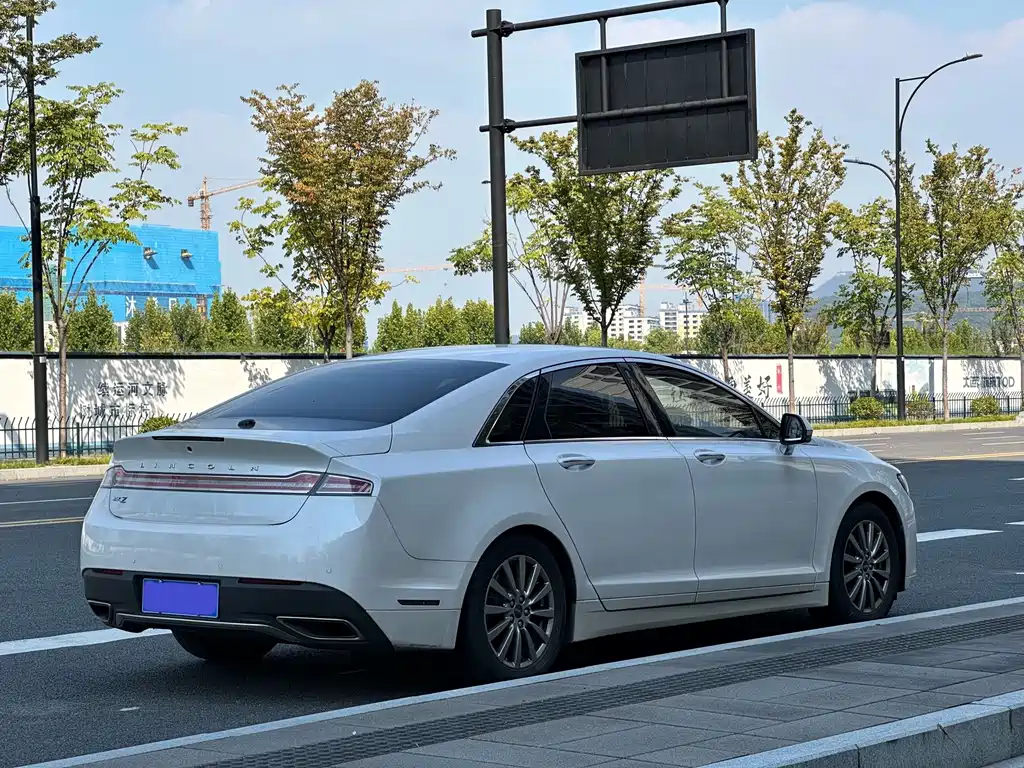 Lincoln MKZ — миниатюра 19