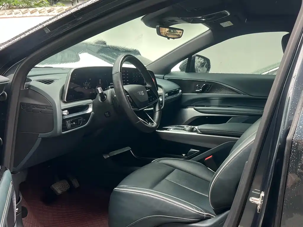 Cadillac Lyriq — миниатюра 9