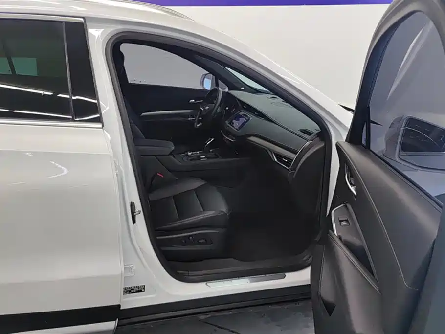 Cadillac XT4 2022 28T Luxury