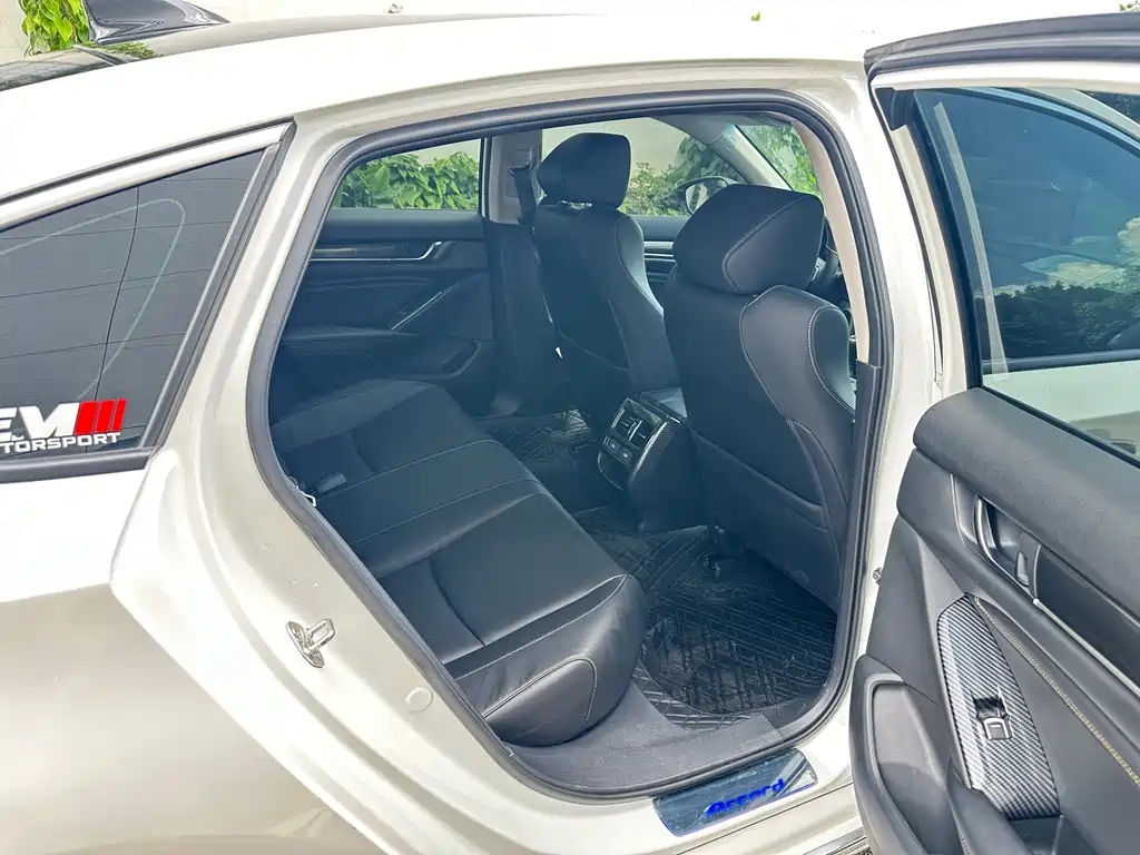 Honda Accord — миниатюра 8
