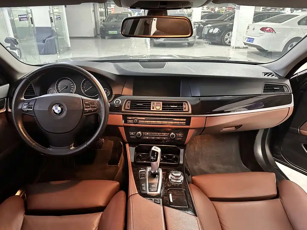 BMW 5 Series (Import) — миниатюра 7