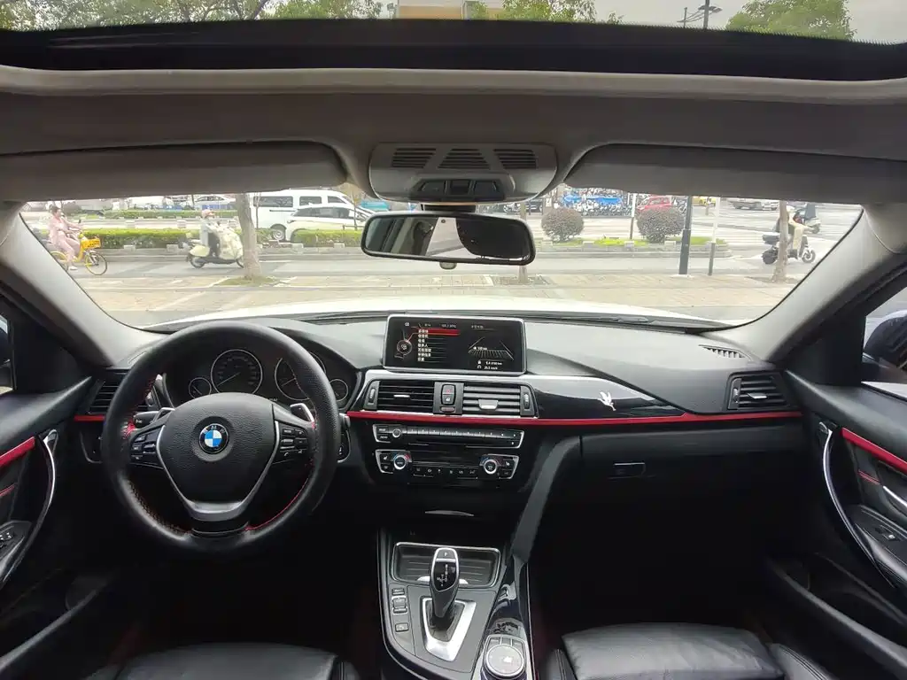BMW 3 Series — миниатюра 8