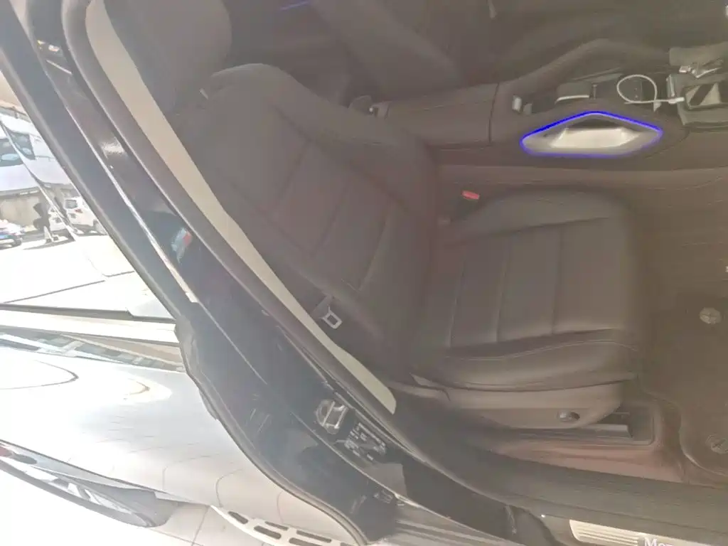 Mercedes-Benz GLE (Import) — миниатюра 25