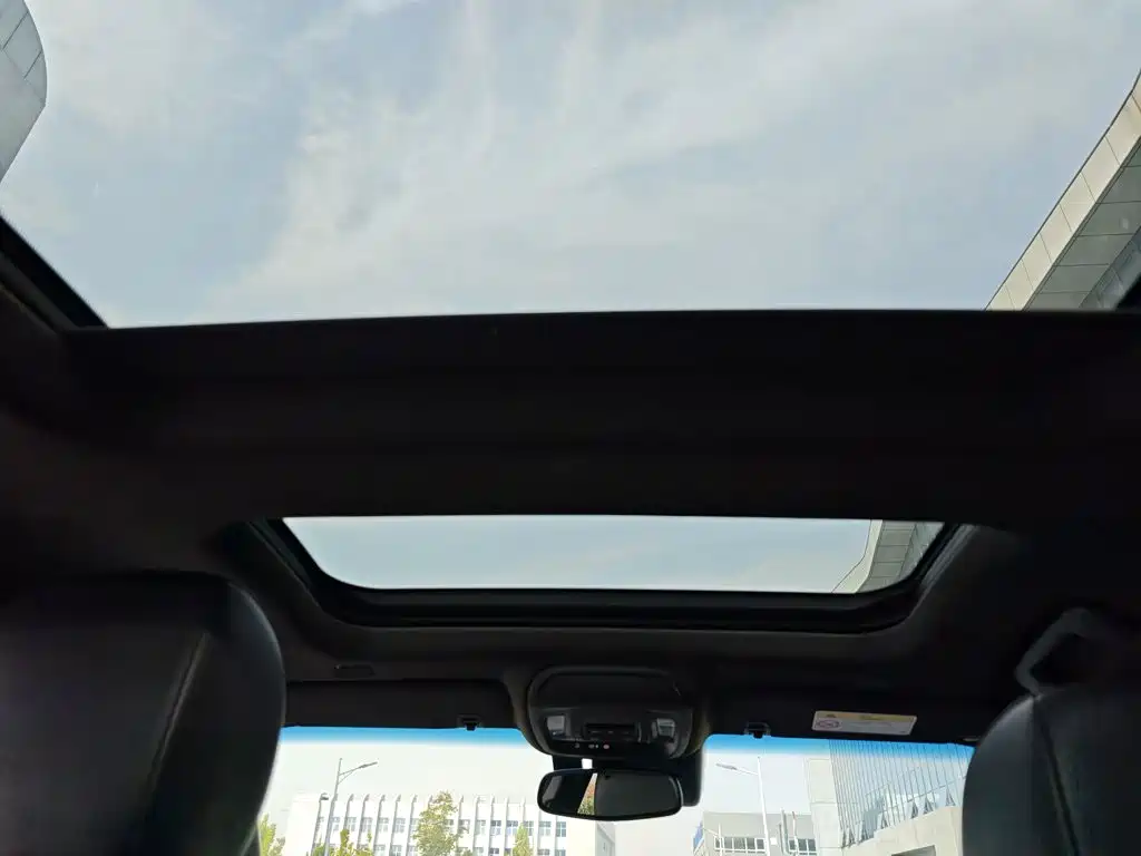 Cadillac CT5 — миниатюра 18