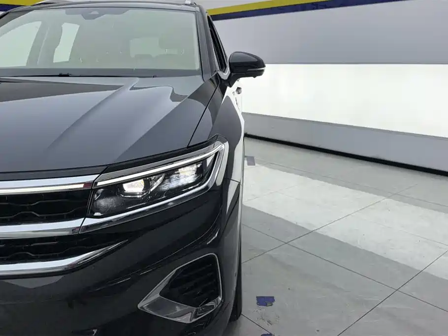 Volkswagen Viloran 2021 380TSI Luxury Pro
