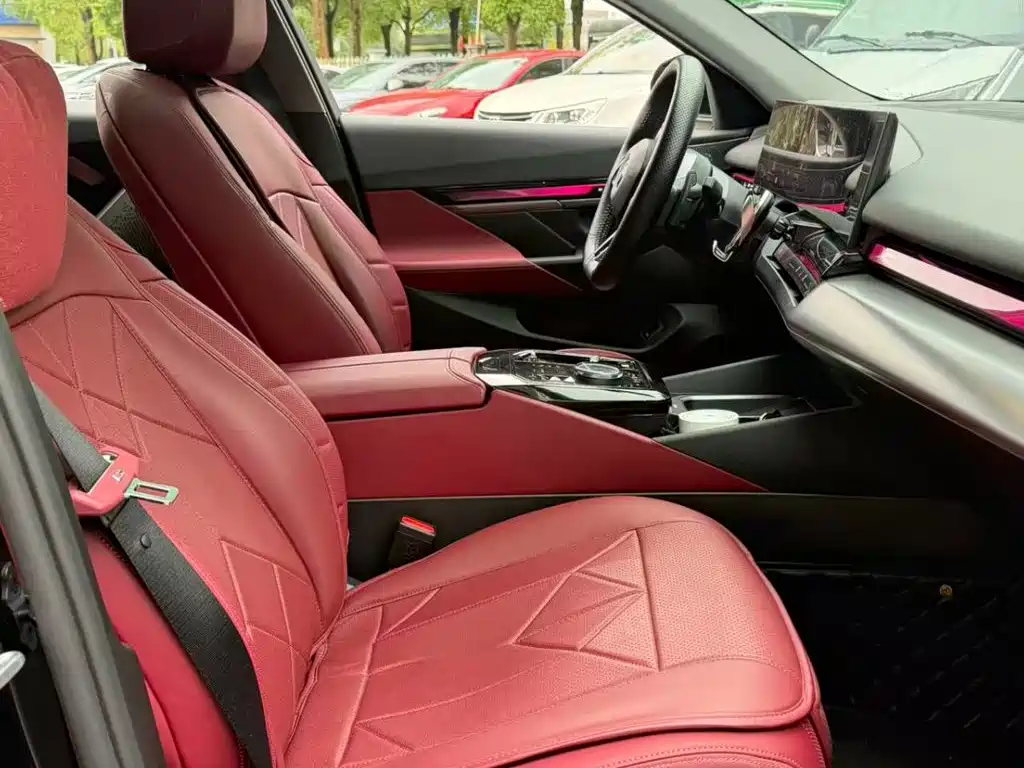 BMW 5 Series — миниатюра 4