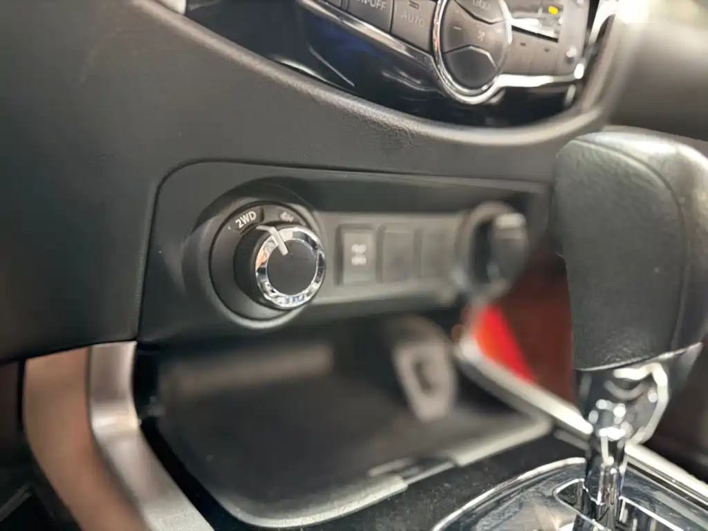 Nissan Terra — миниатюра 4