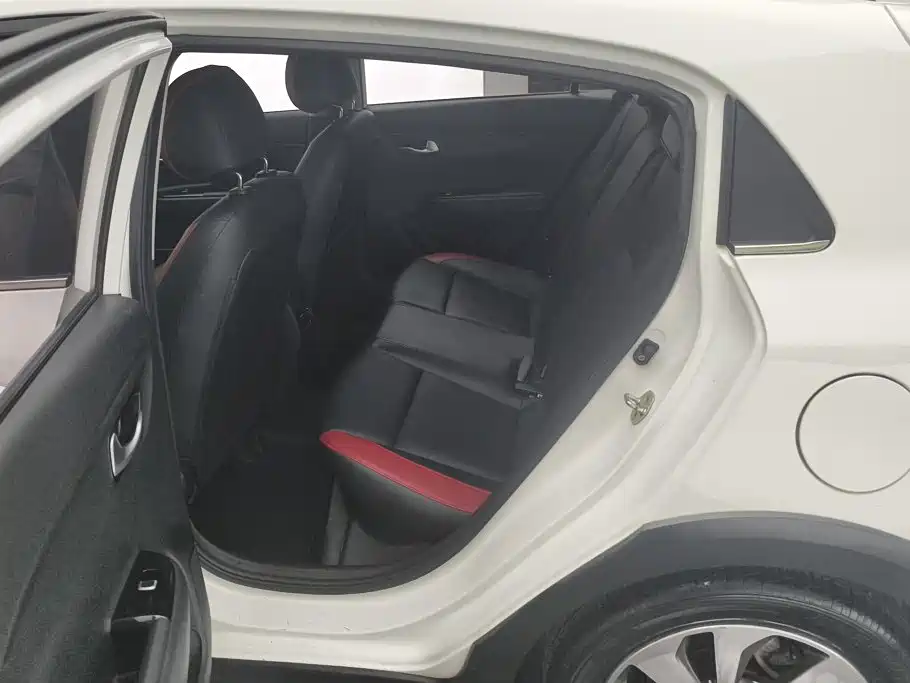 Kia KX Cross — миниатюра 11
