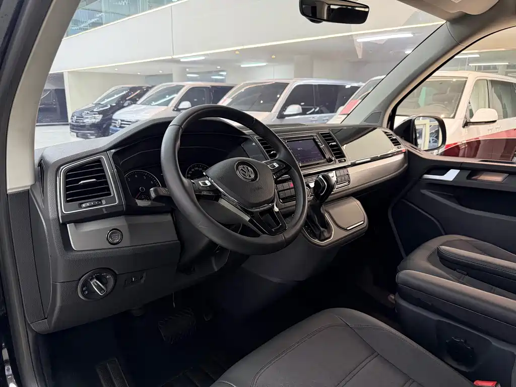 Volkswagen Caravelle — миниатюра 11