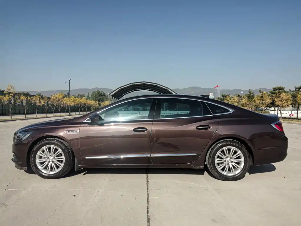 Buick LaCrosse — миниатюра 2