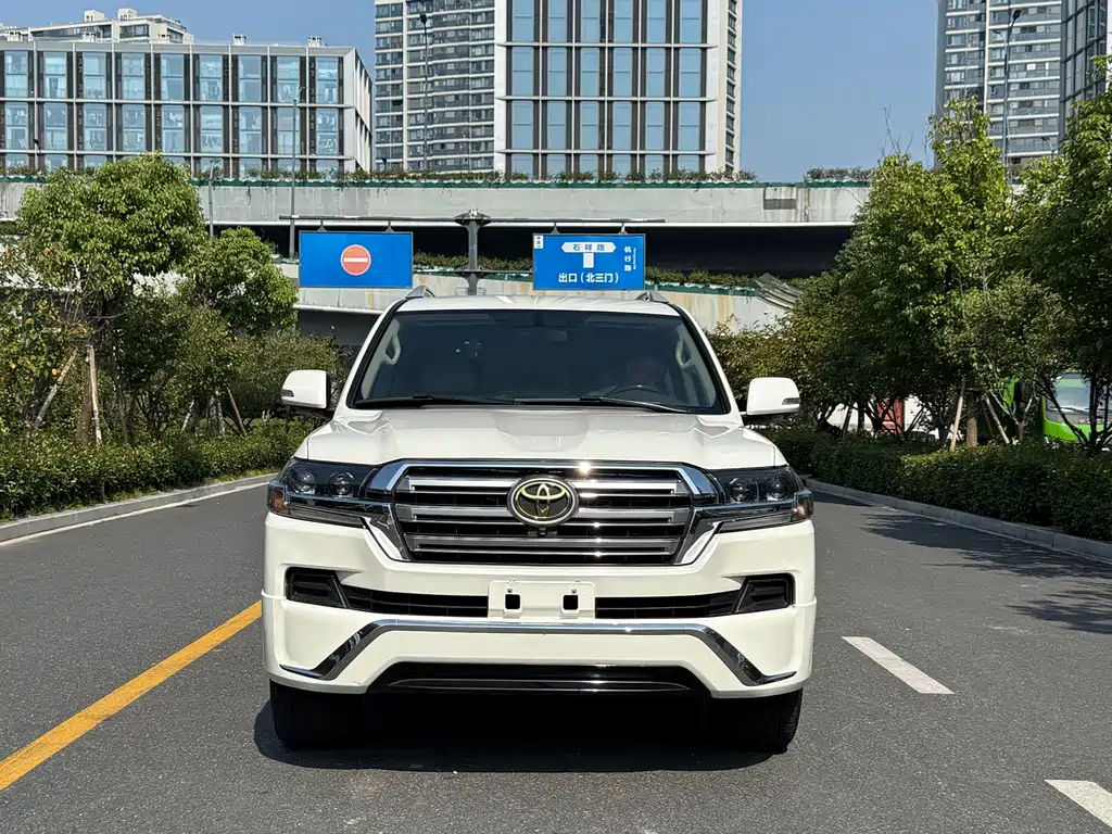 Toyota Land Cruiser — миниатюра 2