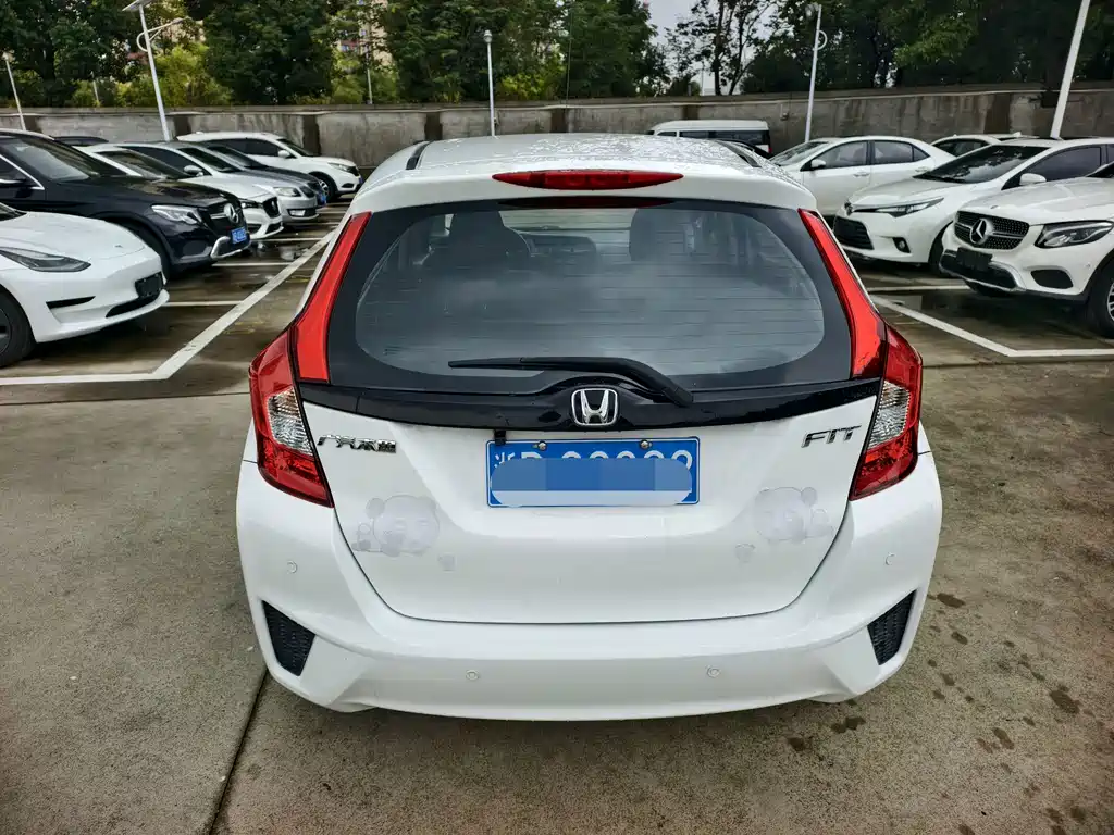 Honda Fit — миниатюра 7