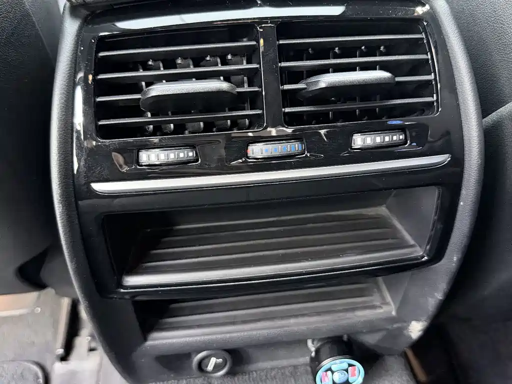 BMW 5 Series — миниатюра 12