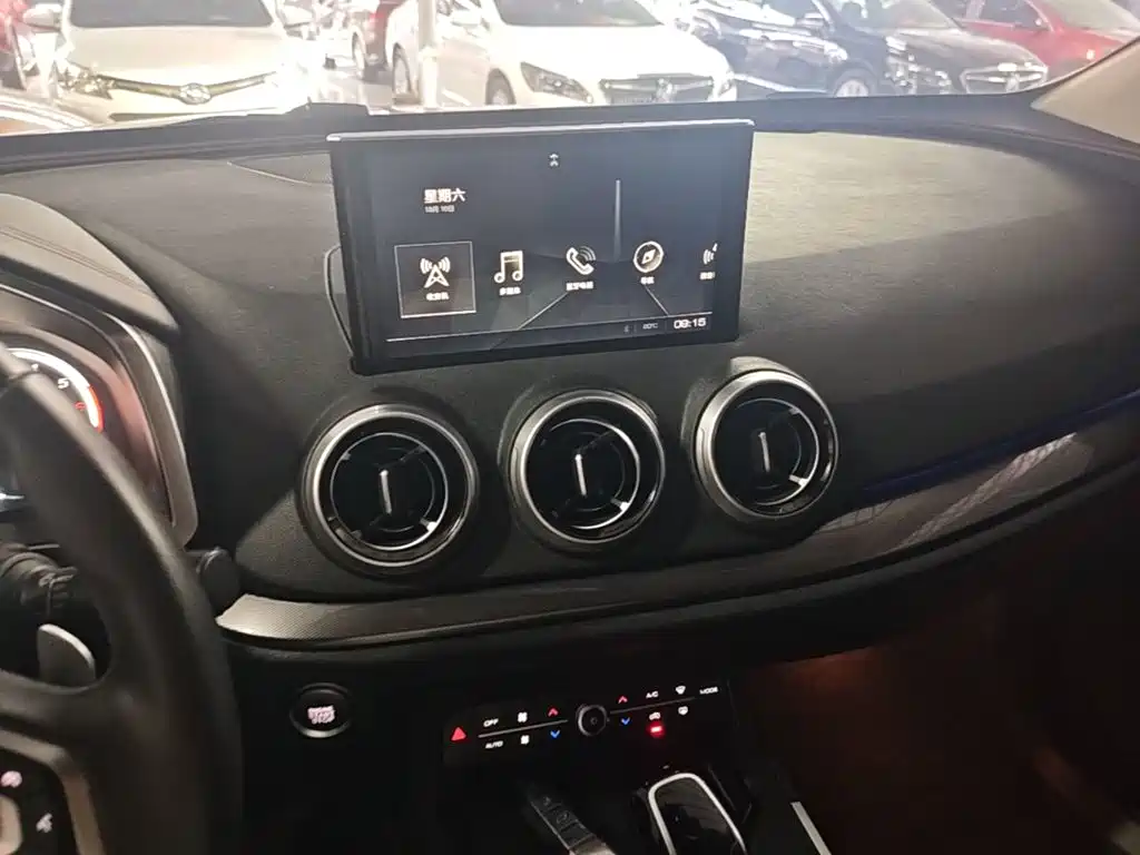 Wey Wey VV5 — миниатюра 13