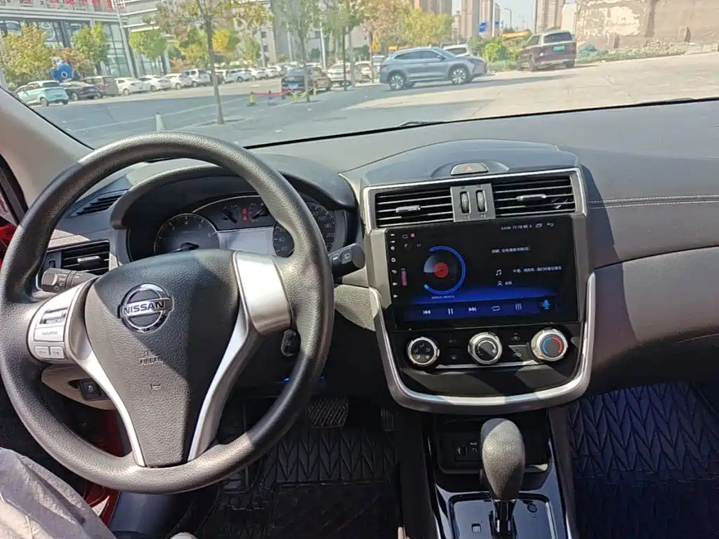 Nissan Tiida — миниатюра 10