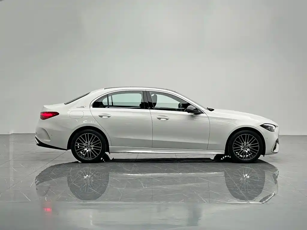 Mercedes-Benz C-Class — миниатюра 7