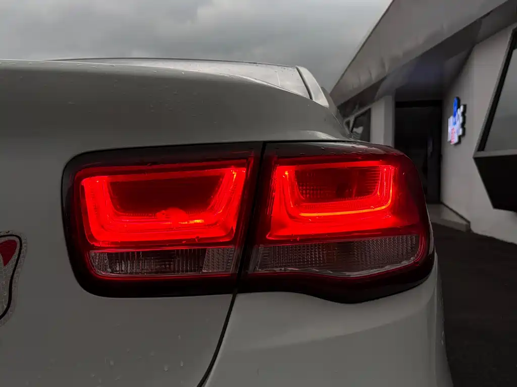 Chevrolet Malibu — миниатюра 18
