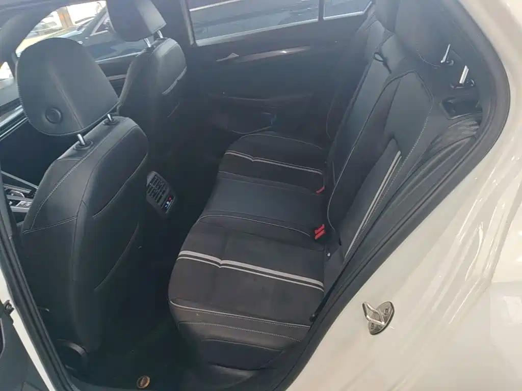 Volkswagen Golf — миниатюра 17