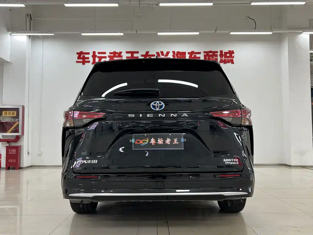 Toyota Sienna — миниатюра 13