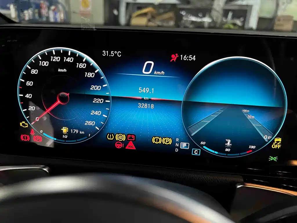 Mercedes-Benz GLB — миниатюра 4