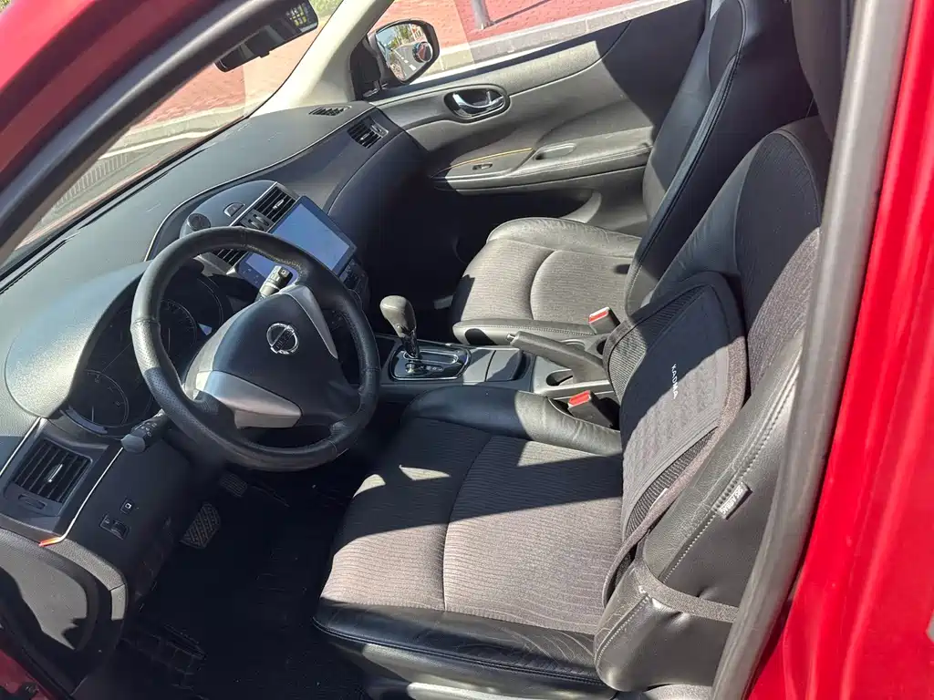 Nissan Tiida — миниатюра 4