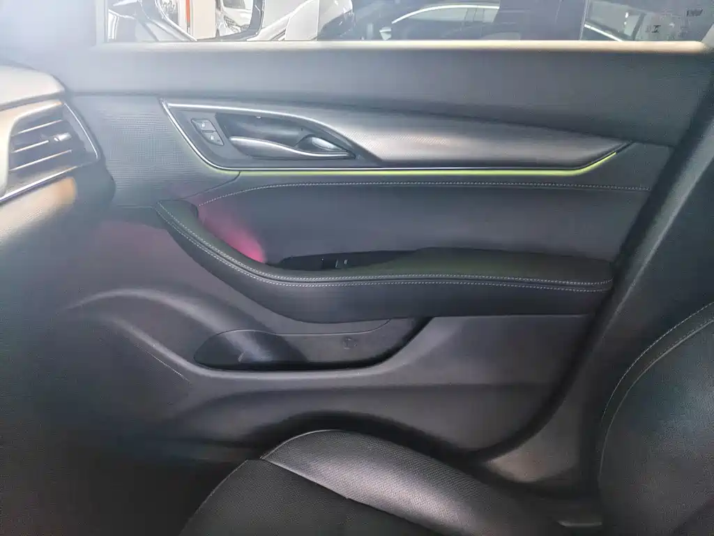 Cadillac CT5 — миниатюра 7