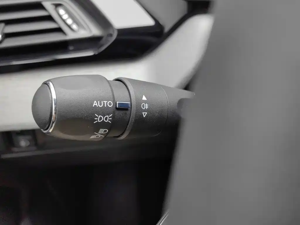 Peugeot 408 — миниатюра 21