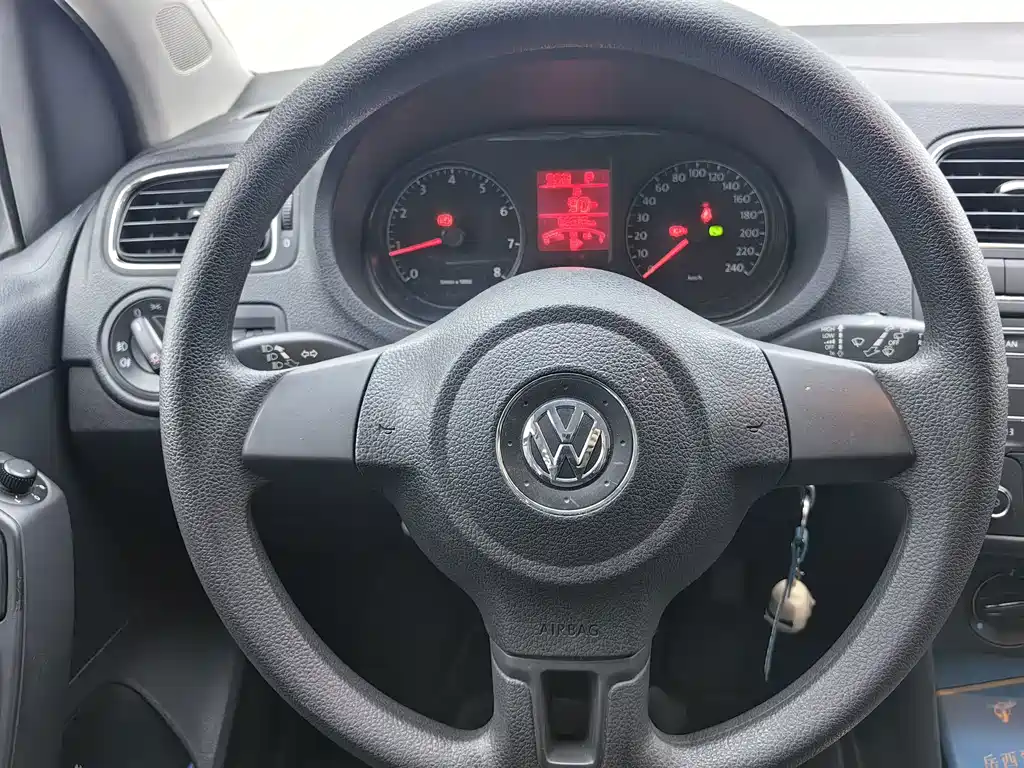 Volkswagen Polo — миниатюра 5
