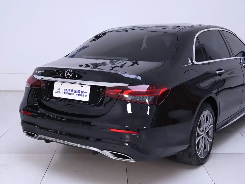 Mercedes-Benz E-Class — миниатюра 8