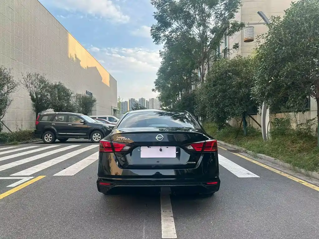 Nissan Teana — миниатюра 5