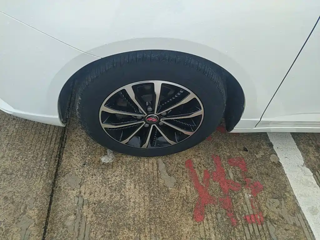 Roewe i5 — миниатюра 23