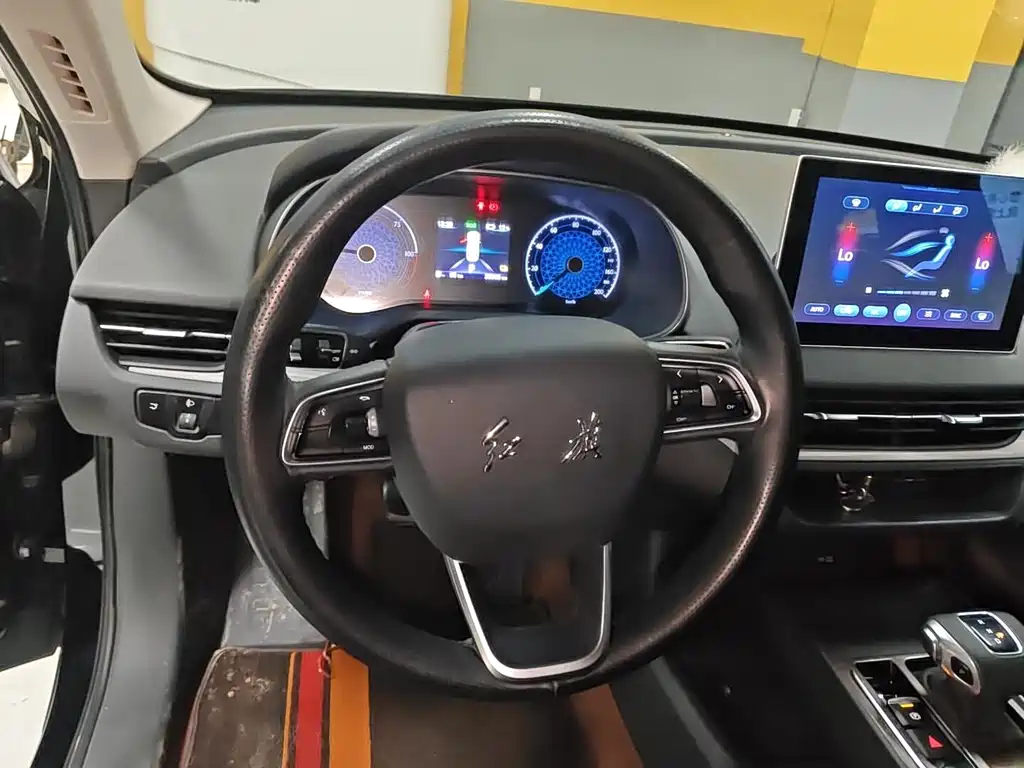 Hongqi Hongqi E-QM5 — миниатюра 8