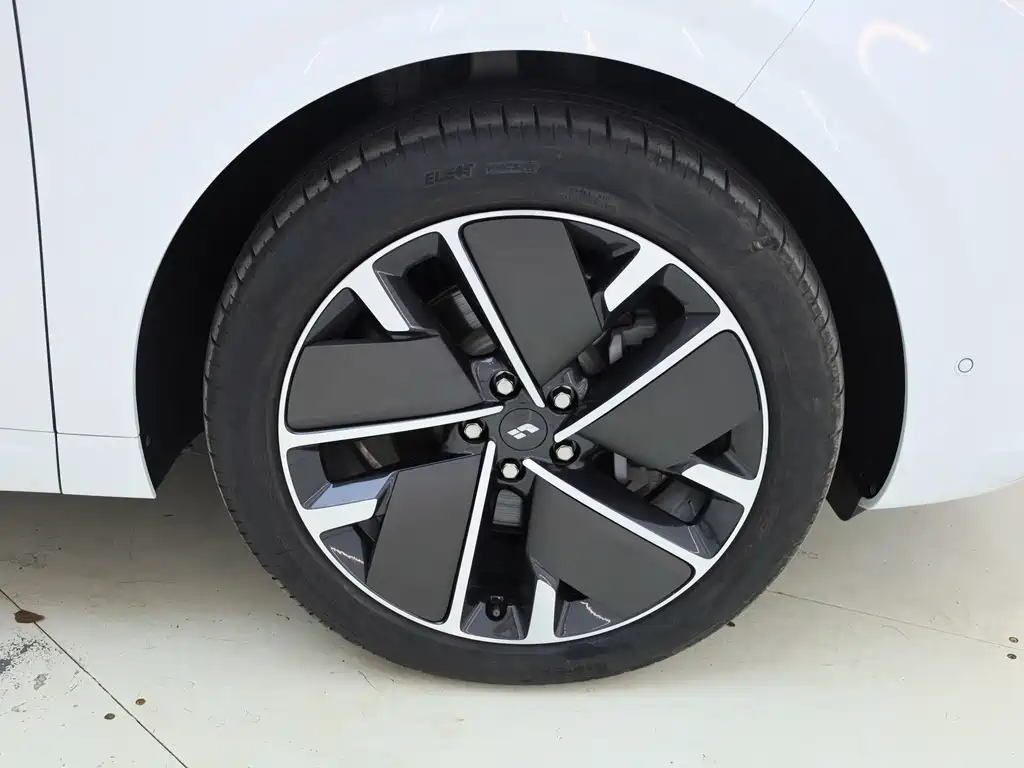 Li Auto Li L6 — миниатюра 19