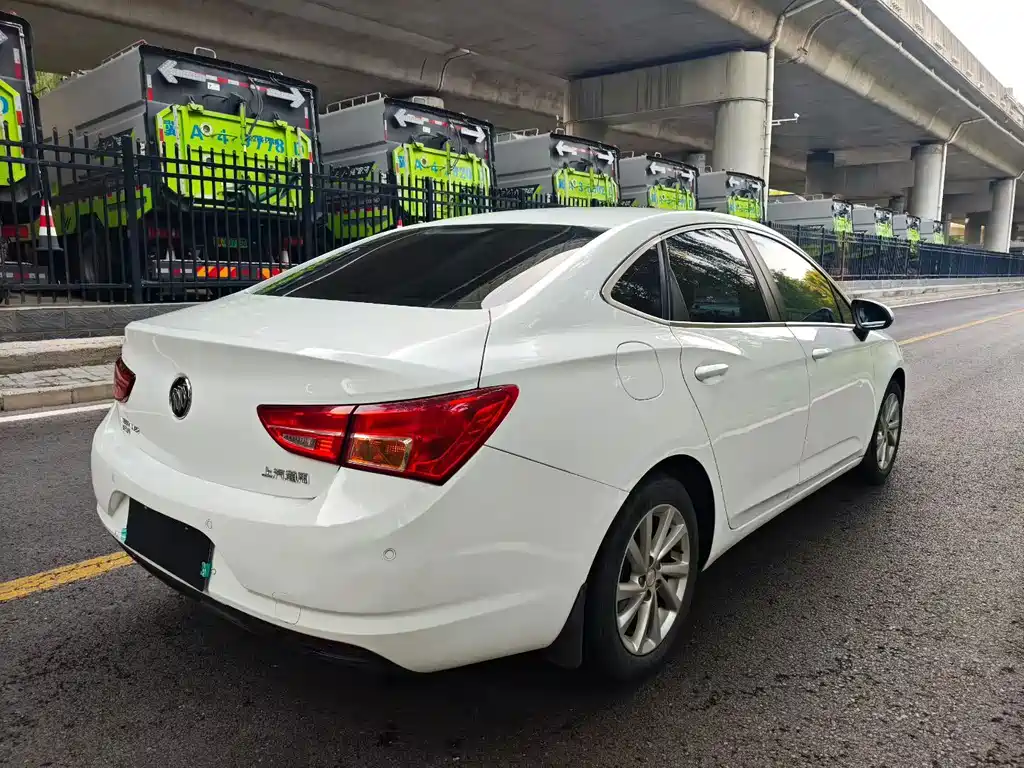 Buick Verano — миниатюра 8