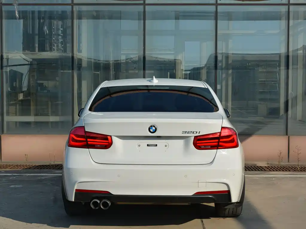 BMW 3 Series — миниатюра 6