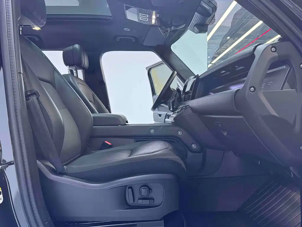 Land Rover Defender — миниатюра 12