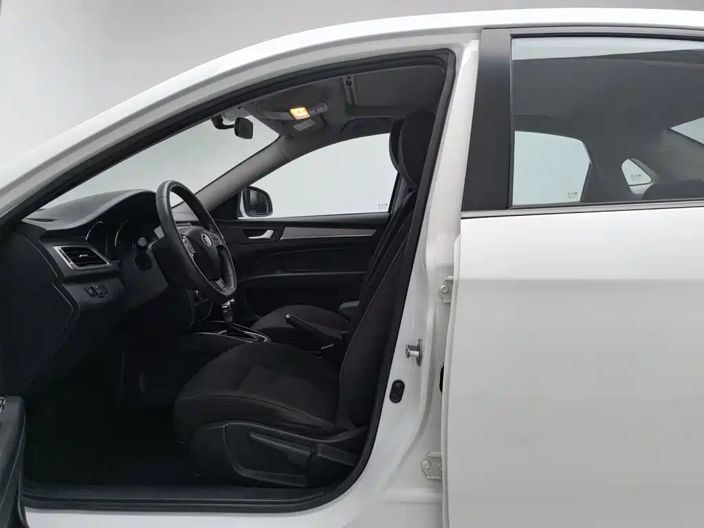 Bestune B30 — миниатюра 10
